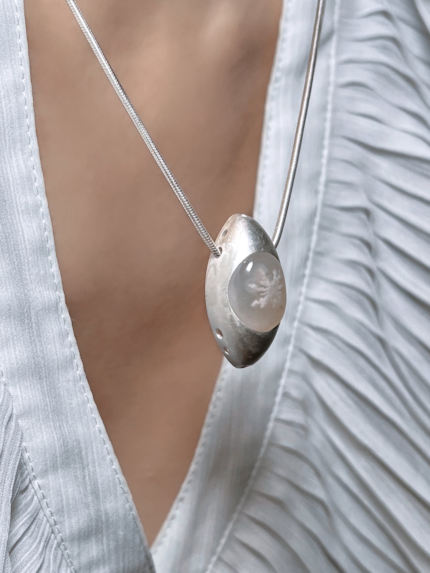 IRIS PENDANT - FLOWER AGATE