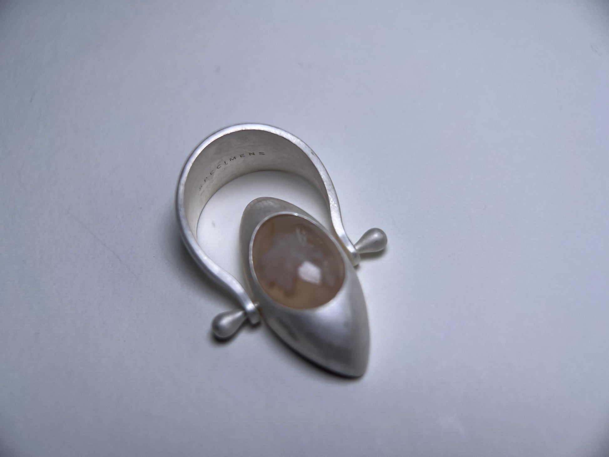The Iris Ring FA White Daisy